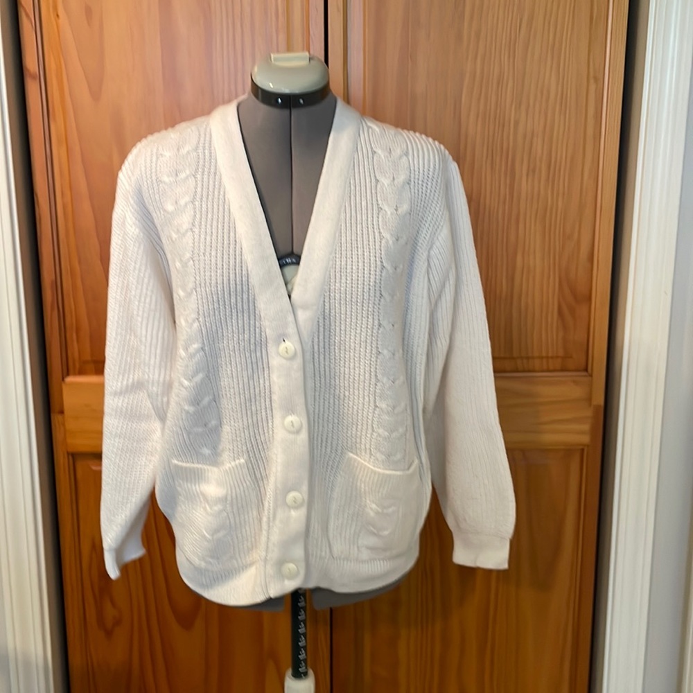 Vintage Partners White Knit Cardigan with Pockets